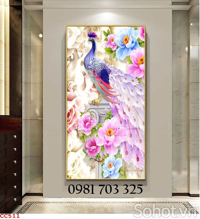 Tranh gạch khổ đứng phong thủy chim công