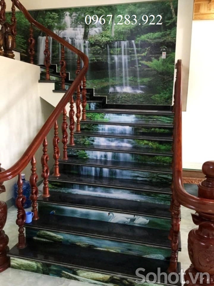 Tranh trang trí cầu thang