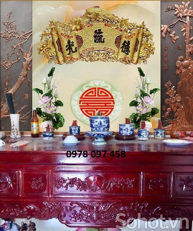 Phòng thờ gia tiên - tranh gạch men