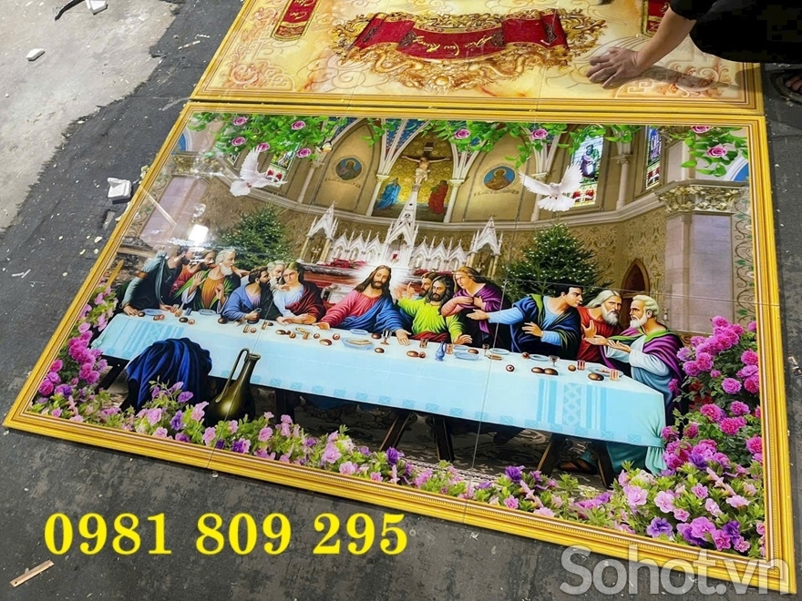 Gạch ốp tường tranh gạch công giáo
