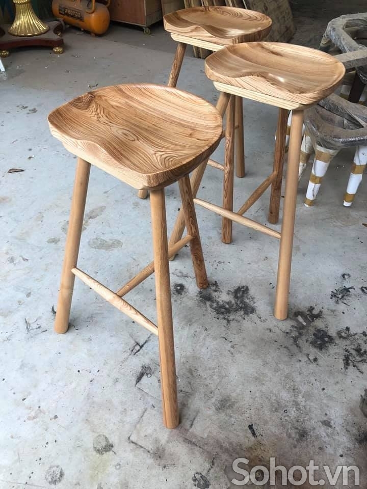 Ghế bar gỗ 3 chân