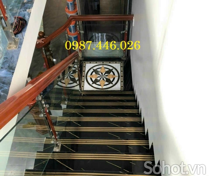 Gạch cầu thang chiếu nghỉ 80x80cm HP282