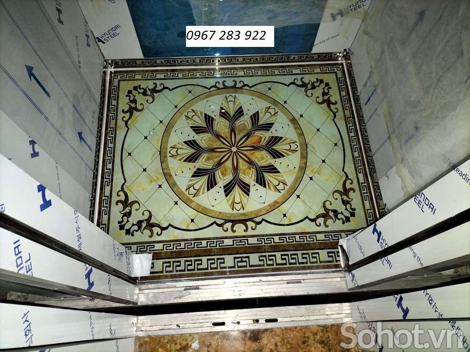Thảm kính trang trí sàn thang máy