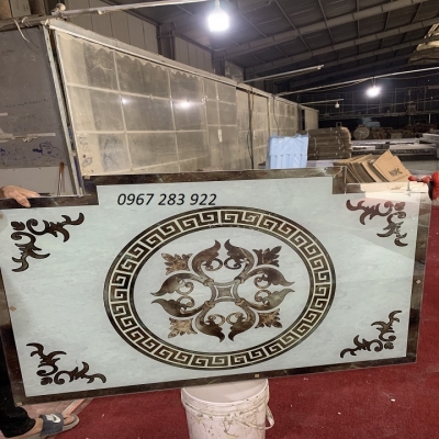 Thảm kính trang trí sàn thang máy