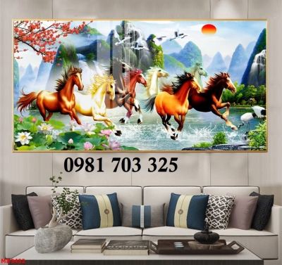 Tranh gạch men 3D mã đáo thành công