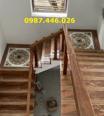 Gạch chiếu nghỉ cầu thang nhỏ 60x60cm