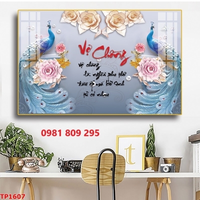 Gạch tranh ốp phòng ngủ chim công