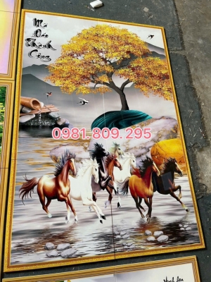 Gạch 3d ngựa , tranh gạch ốp tường khổ dọc