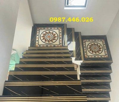 Gạch chiếu nghỉ thảm cầu thang khắc vàng đẹp HP92433