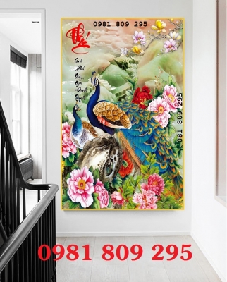 Tranh gạch con công khổ đứng 3d