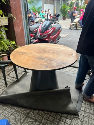 Bàn ăn 1m2