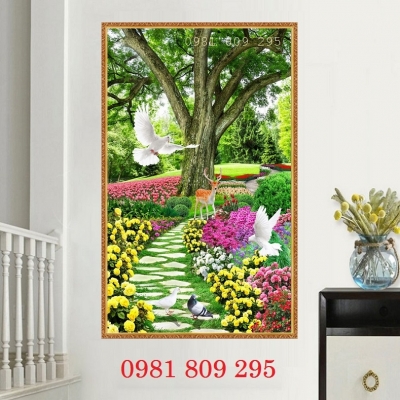 Gạch tranh khổ đứng đẹp