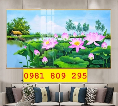 Gạch tranh ốp phòng khách hoa sen